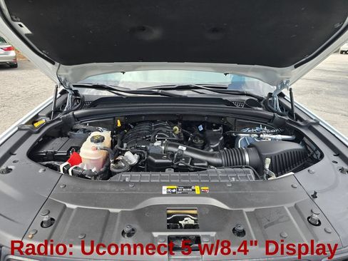 Used 2024 Jeep Grand Cherokee Altitude AWD/4WD image 19
