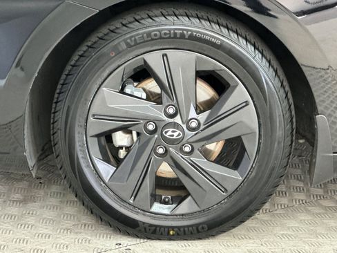 Used 2023 Hyundai Elantra SEL FWD image 13