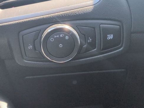 Used 2020 Ford Edge SE FWD image 19