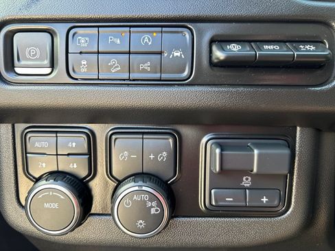 Used 2024 Chevrolet Tahoe High Country w/ Advanced Technology Package AWD/4WD image 33
