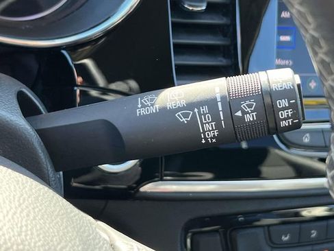 Used 2022 Buick Encore Preferred w/ Safety Package image 23