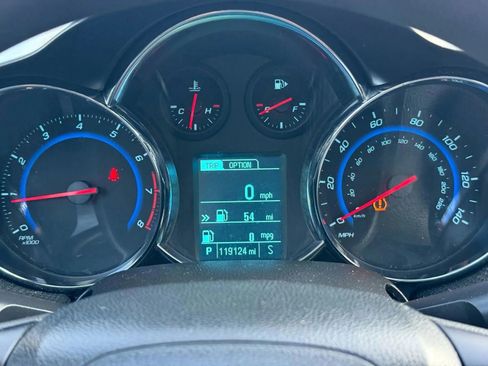 Used 2016 Chevrolet Cruze LT w/ Sun And Sound Package image 27