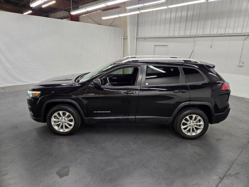Used 2020 Jeep Cherokee Latitude image 2
