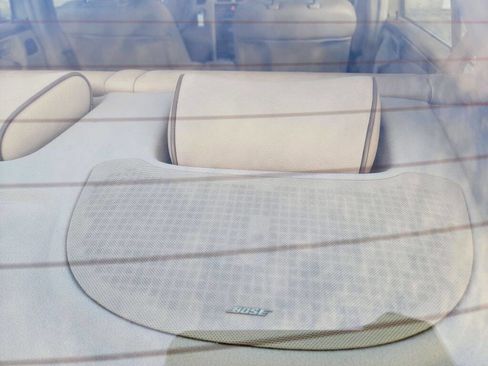 Used 2001 Mercedes-Benz E 320 Sedan image 32