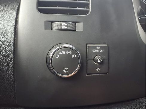 Used 2009 Chevrolet Silverado 1500 LT w/ Power Pack Plus AWD/4WD image 9