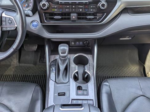 Used 2022 Toyota Highlander Platinum image 21