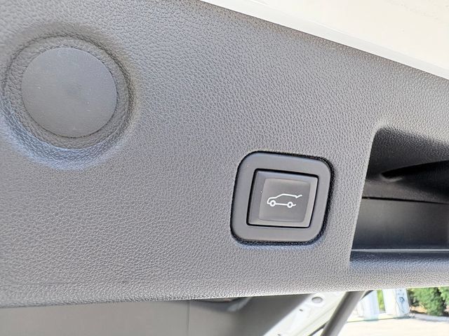Used 2023 Chevrolet Equinox LT w/ Driver Convenience Package FWD image 28