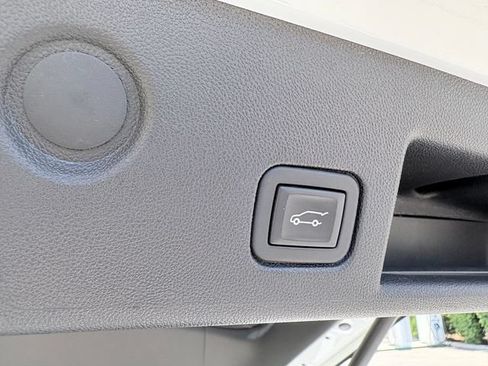 Used 2023 Chevrolet Equinox LT w/ Driver Convenience Package FWD image 28