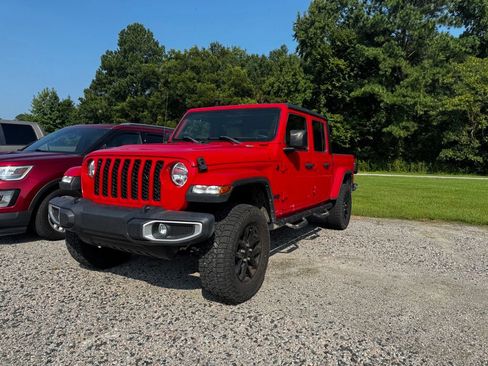 Used 2022 Jeep Gladiator Sport AWD/4WD image 1