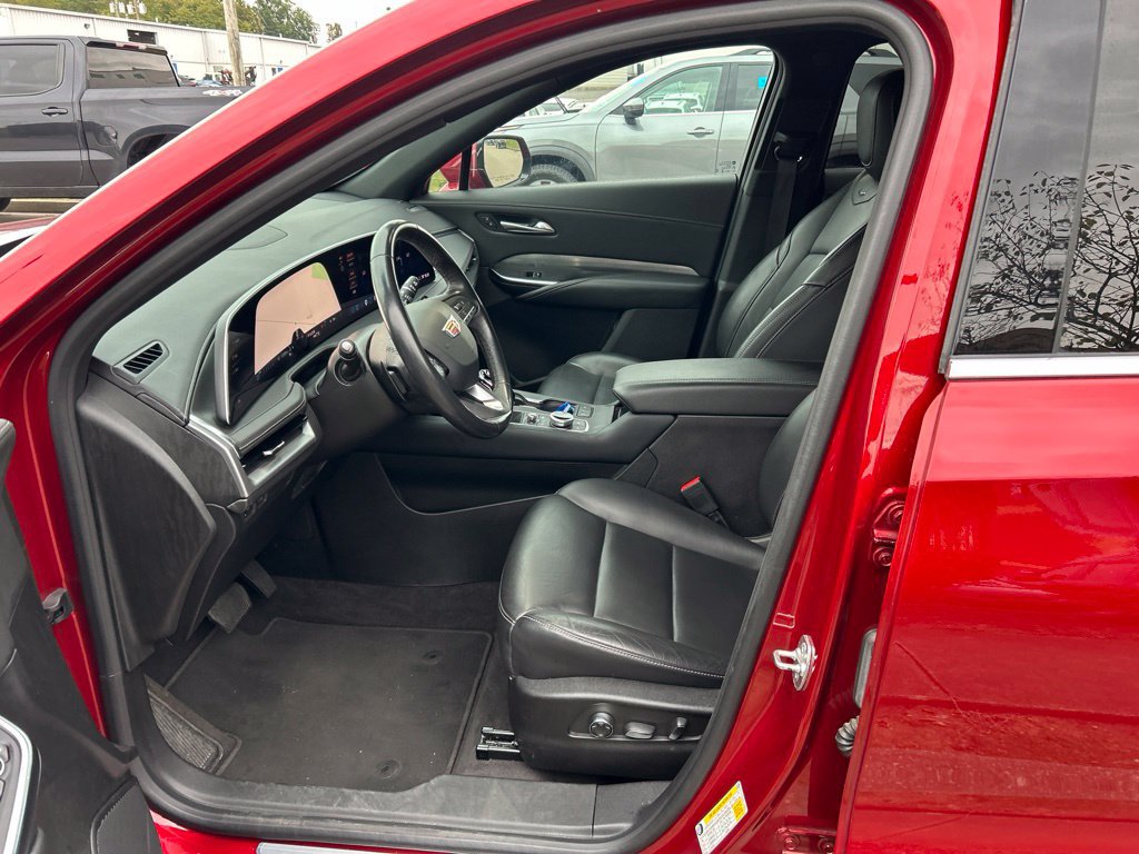 Used 2024 Cadillac XT4 Premium Luxury AWD/4WD image 6