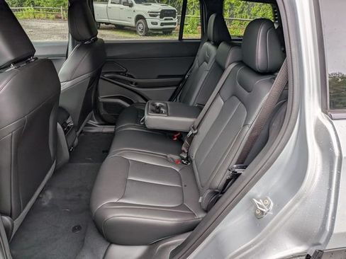 New 2026 Jeep Cherokee Limited AWD/4WD image 12