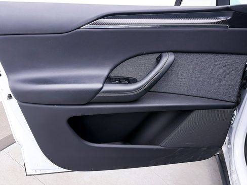 Used 2022 Tesla Model X Plaid image 16