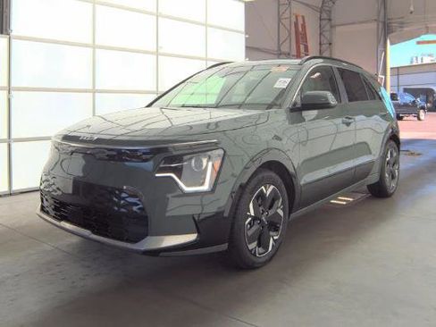 Used 2023 Kia Niro Wind w/ Wind Preserve Package FWD image 1