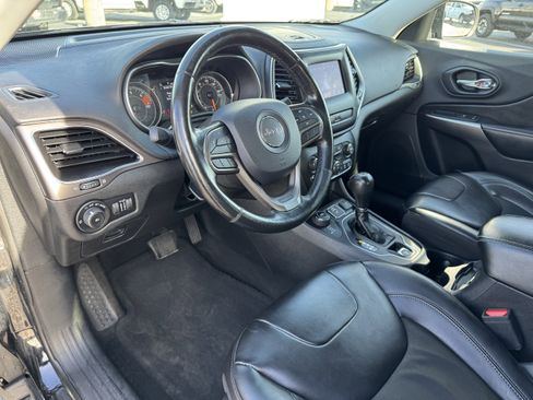 Used 2020 Jeep Cherokee Latitude Plus w/ Cold Weather Group image 27