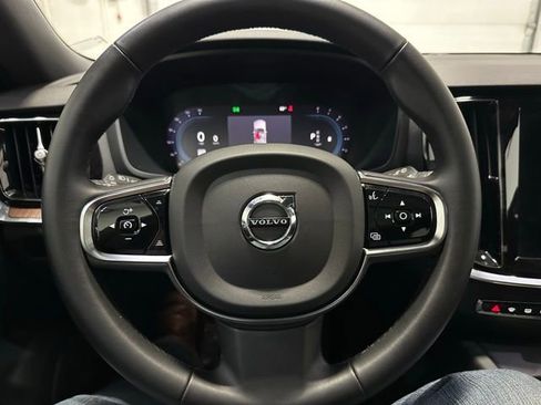 Used 2023 Volvo V60 B5 Cross Country Plus image 11