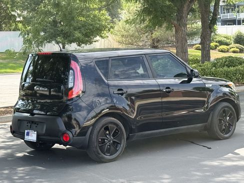 Used 2016 Kia Soul FWD image 4