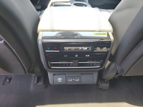 Used 2022 Acura MDX SH-AWD image 12