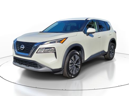 Certified 2023 Nissan Rogue SV FWD image 3
