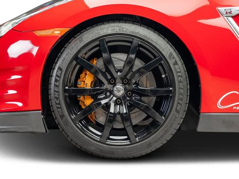 Used 2015 Nissan GT-R Premium AWD/4WD image 26