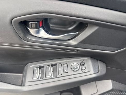 Used 2024 Honda Accord EX image 11