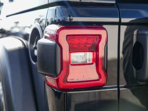 Used 2021 Jeep Wrangler Unlimited Sport image 7