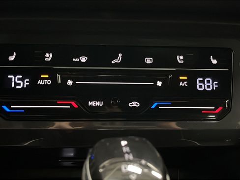 Used 2024 Volkswagen Tiguan SEL R-Line AWD/4WD image 18