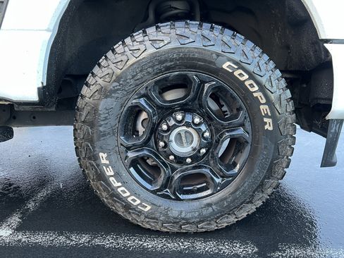 Used 2023 Ford F350 XLT w/ XLT Premium Package image 11