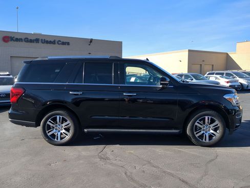 Used 2024 Ford Expedition Limited image 2