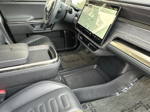 Used 2023 Rivian R1S Adventure image 16
