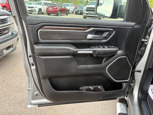 Used 2019 RAM 1500 Laramie AWD/4WD image 7