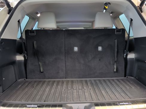 Used 2024 Toyota Grand Highlander Limited image 32