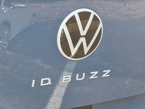New 2025 Volkswagen ID. Buzz Pro S Plus image 8