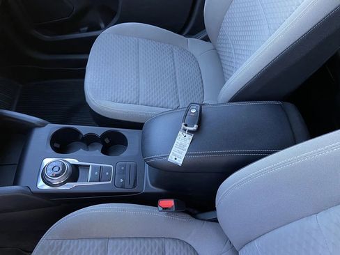 Used 2022 Ford Escape SE image 20