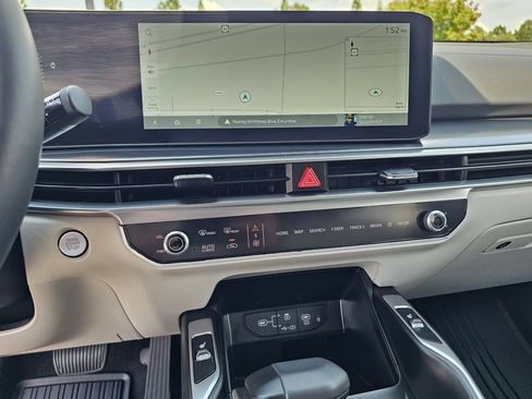 Used 2025 Kia Sorento S w/ Panoramic Sunroof Package FWD image 26