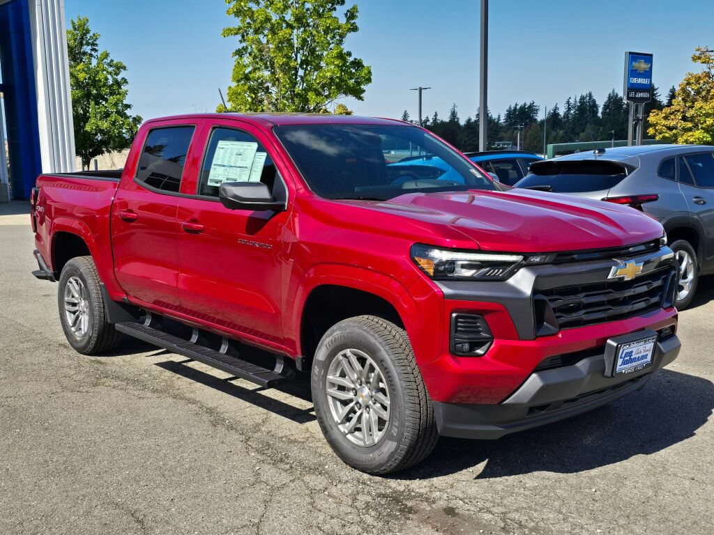 New 2026 Chevrolet Colorado LT w/ LT Convenience Package AWD/4WD image 3