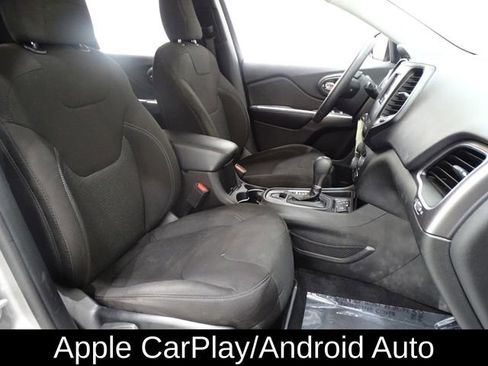 Used 2019 Jeep Cherokee Latitude w/ Popular Appearance Group image 14