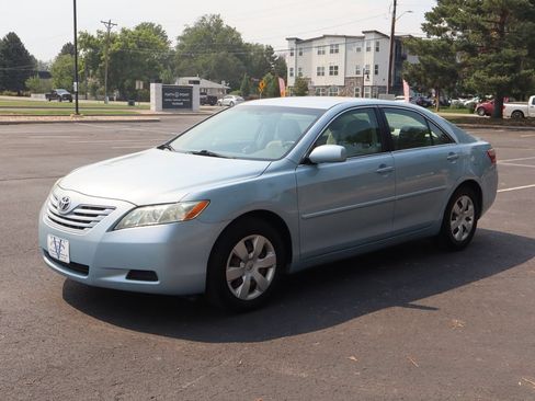 Used 2009 Toyota Camry LE FWD image 10