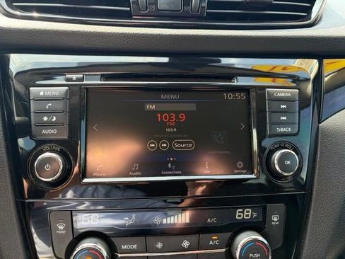 Used 2021 Nissan Rogue Sport SV FWD image 22