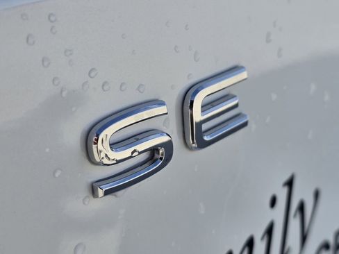 New 2026 Volkswagen Atlas SE FWD image 8