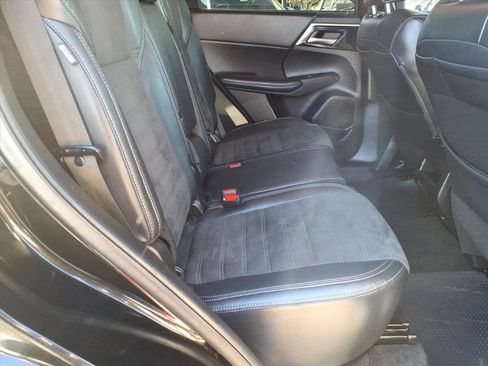 Used 2022 Mitsubishi Outlander SE image 14