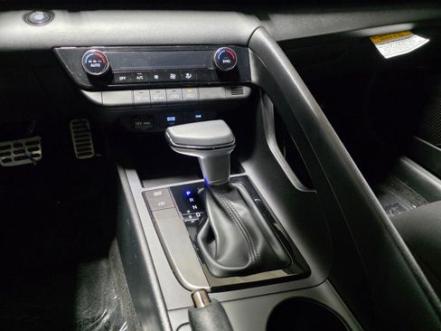 Certified 2025 Hyundai Elantra Sport FWD image 27