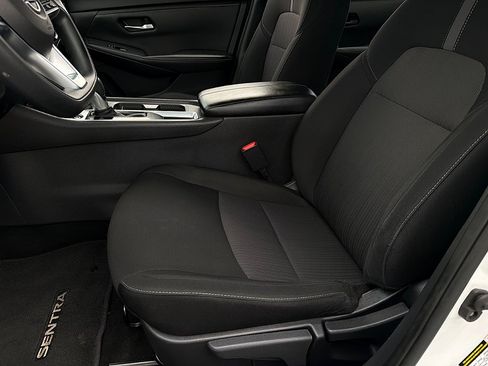 Used 2024 Nissan Sentra SV FWD image 11