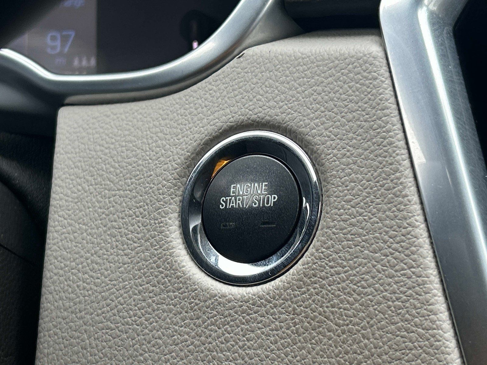 Used 2014 Cadillac SRX FWD image 25