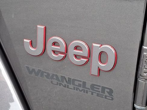 Used 2018 Jeep Wrangler Unlimited Rubicon AWD/4WD image 28