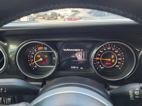 Used 2019 Jeep Wrangler Unlimited Sahara AWD/4WD image 11