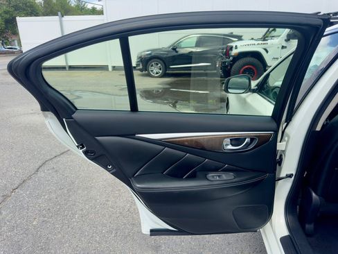 Used 2018 INFINITI Q50 Luxe w/ Essential Package (3.0T Luxe) RWD image 21