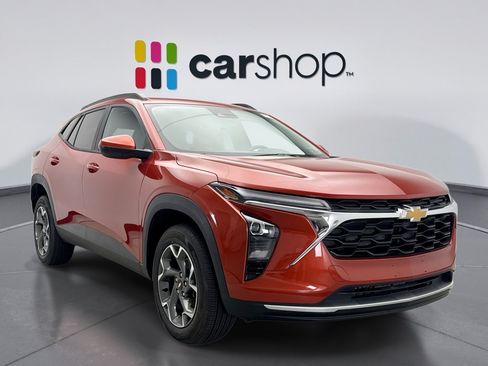 Used 2024 Chevrolet Trax LT w/ Driver Confidence Package FWD image 7