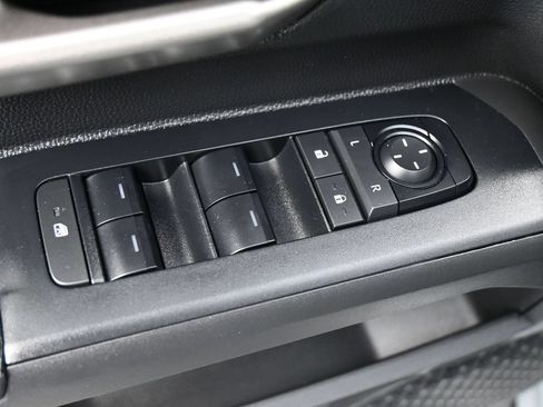 Used 2024 Toyota Tacoma TRD Off-Road AWD/4WD image 4