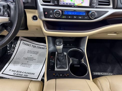 Used 2015 Toyota Highlander Limited AWD/4WD image 36