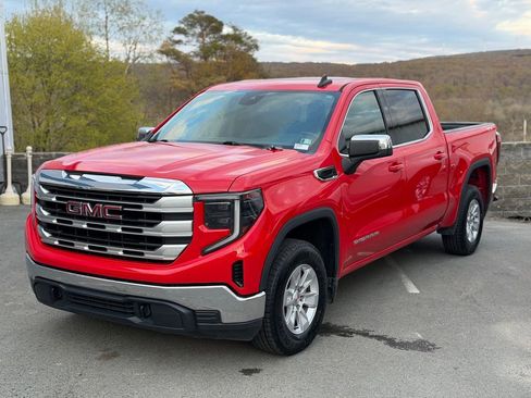 Used 2023 GMC Sierra 1500 SLE AWD/4WD image 1